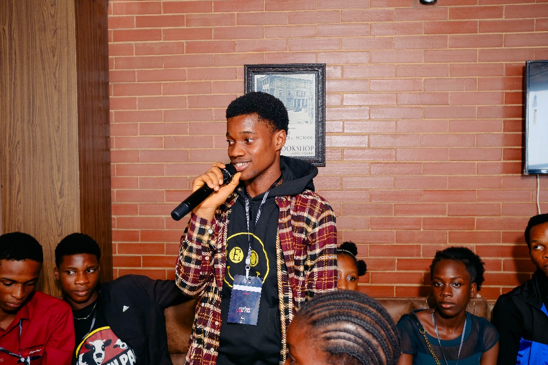 EliteSmartans's tweet image. We have a huge trust deficit with the world. 

The FBI believes nearly half of global  Business Email Compromises originate  from Nigeria alone. Millions of innocent  Nigerians and other African nationals  suffer in  myriad ways for the Indiscretions of a growing pool of our…