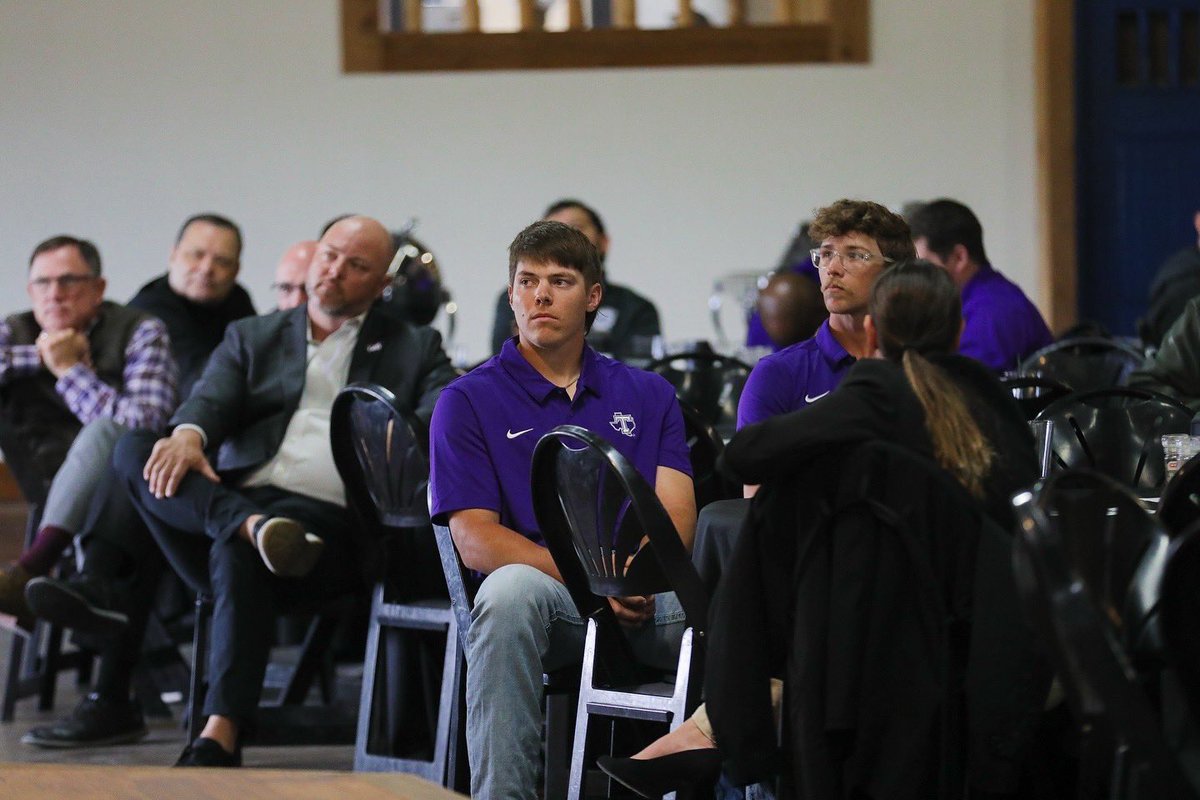Earlier this week, we listened to Coach Smith preview our season at the Texan Club Luncheon!🤠

#TexansAreHere