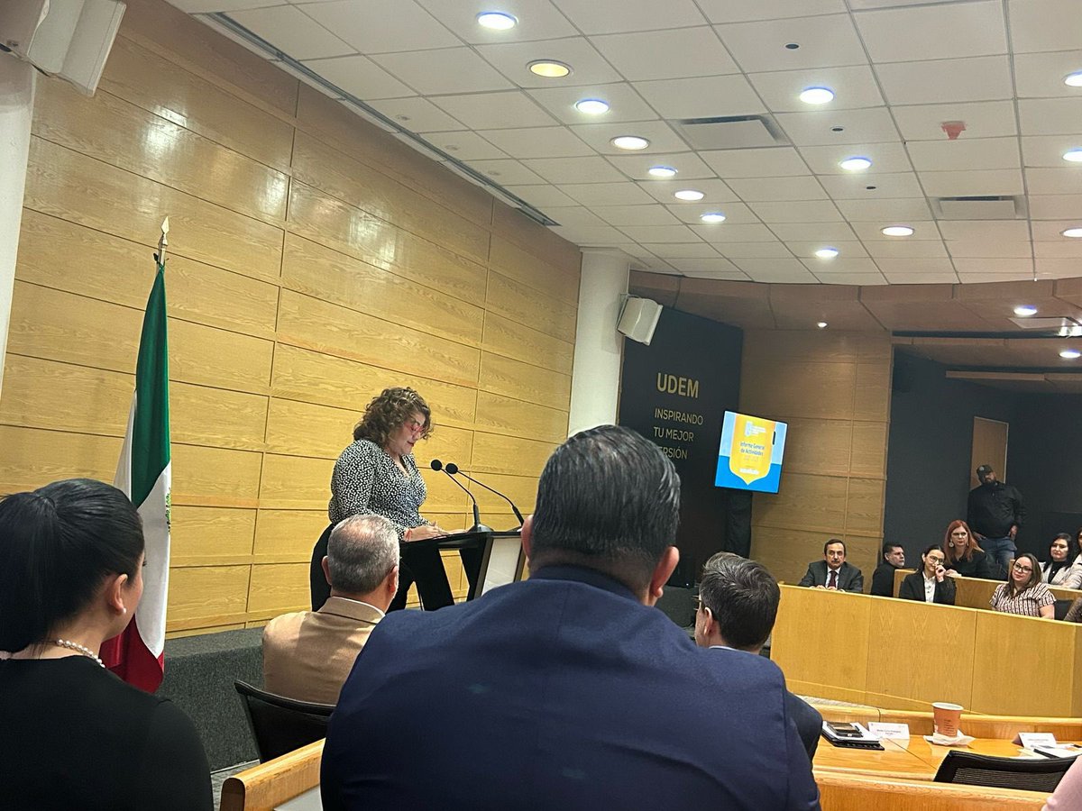 Yuriddhh's tweet photo. Me siento profundamente agradecida de acompañar a @CinthiaMarinM, titular de la @CEEAVNuevoLeon, al Informe 2021-2025. 

Juntas, hemos trabajado para garantizar una atención integral a las víctimas, con empatía y compromiso. 

Sigamos luchando por una justicia real. 🫱🏽‍🫲🏼 https://t.co/PD8rg00wpb