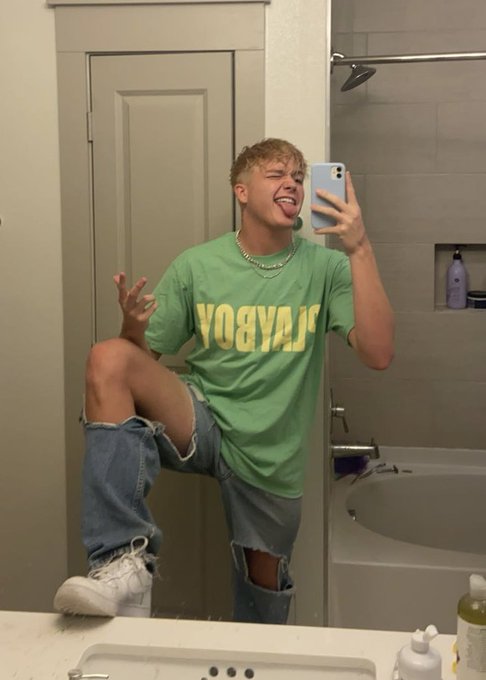 1 pic. #tbt #boyfrienddick ?‍↕️ https://t.co/fKGC0bCMhR