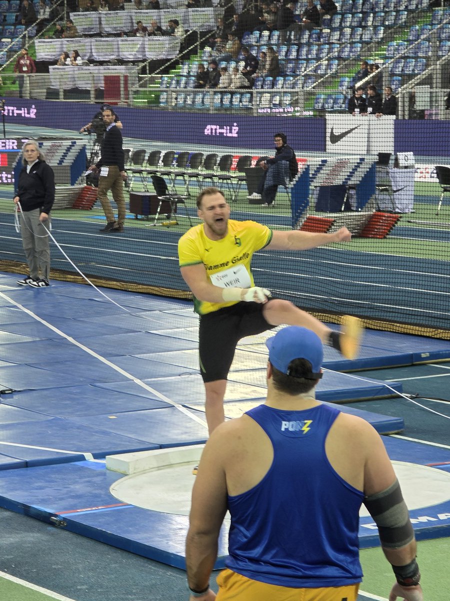 Meeting Hauts-de-France Pas-de-Calais (@meeting_lievin) on Twitter photo L'ambiance monte en tribune et sur la piste avec le début du lancer du poids. <a href="/WorldAthletics/">World Athletics</a> #WorldIndoorTour #gold 💫 L'ambiance monte en tribune et sur la piste avec le début du lancer du poids. <a href="/WorldAthletics/">World Athletics</a> #WorldIndoorTour #gold 💫