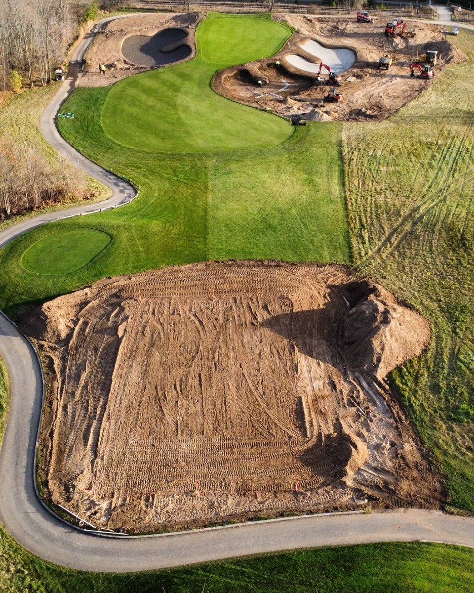 FlightLineGolf's tweet image. #Throwback to 2023 when we revamped hole #14 at @tpc_toronto that will be featured as the iconic “Rink Hole”! 🏒⛳️ The rowdiest tee deck in golf is set for the @RBCCanadianOpen 2025, and we couldn’t be more thrilled. See you there! #GolfCourseDesign #RBCCanadianOpen #tpctoronto