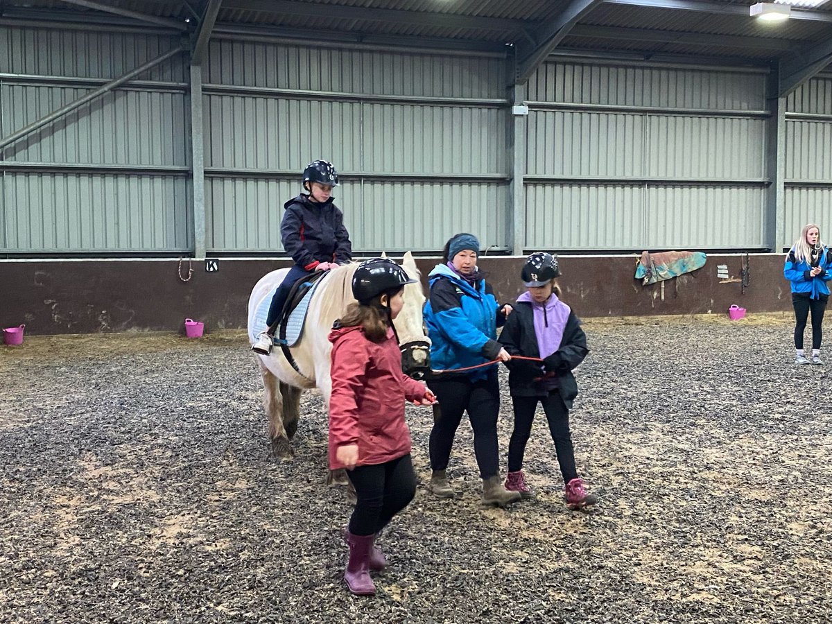 FfynnonTafPri's tweet image. Archery, Abseiling, Horse Riding and the beach #hoursoffun @llangrannog1932