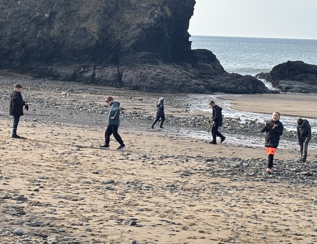 FfynnonTafPri's tweet image. Archery, Abseiling, Horse Riding and the beach #hoursoffun @llangrannog1932