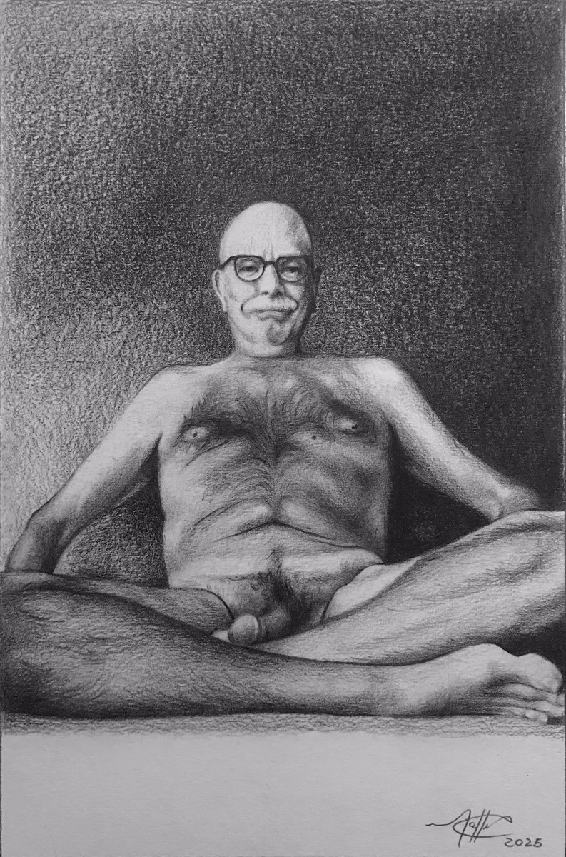 Graphite pencil on paper, 21 cm x 29cm.
#malenude #malenudedrawing #maleform #malenudemodel