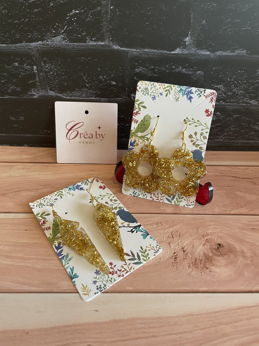 alaedgard's tweet photo. ✨ Création de Boucles d’Oreilles en Résine &amp; Feuilles d’Or ✨

J’ai voulu essayer quelque chose d’élégant et raffiné, alors voici mes deux nouvelles paires de boucles d’oreilles en résine avec des touches de feuilles d’or. ✨💛
#DIY https://t.co/OBNZHJs2At