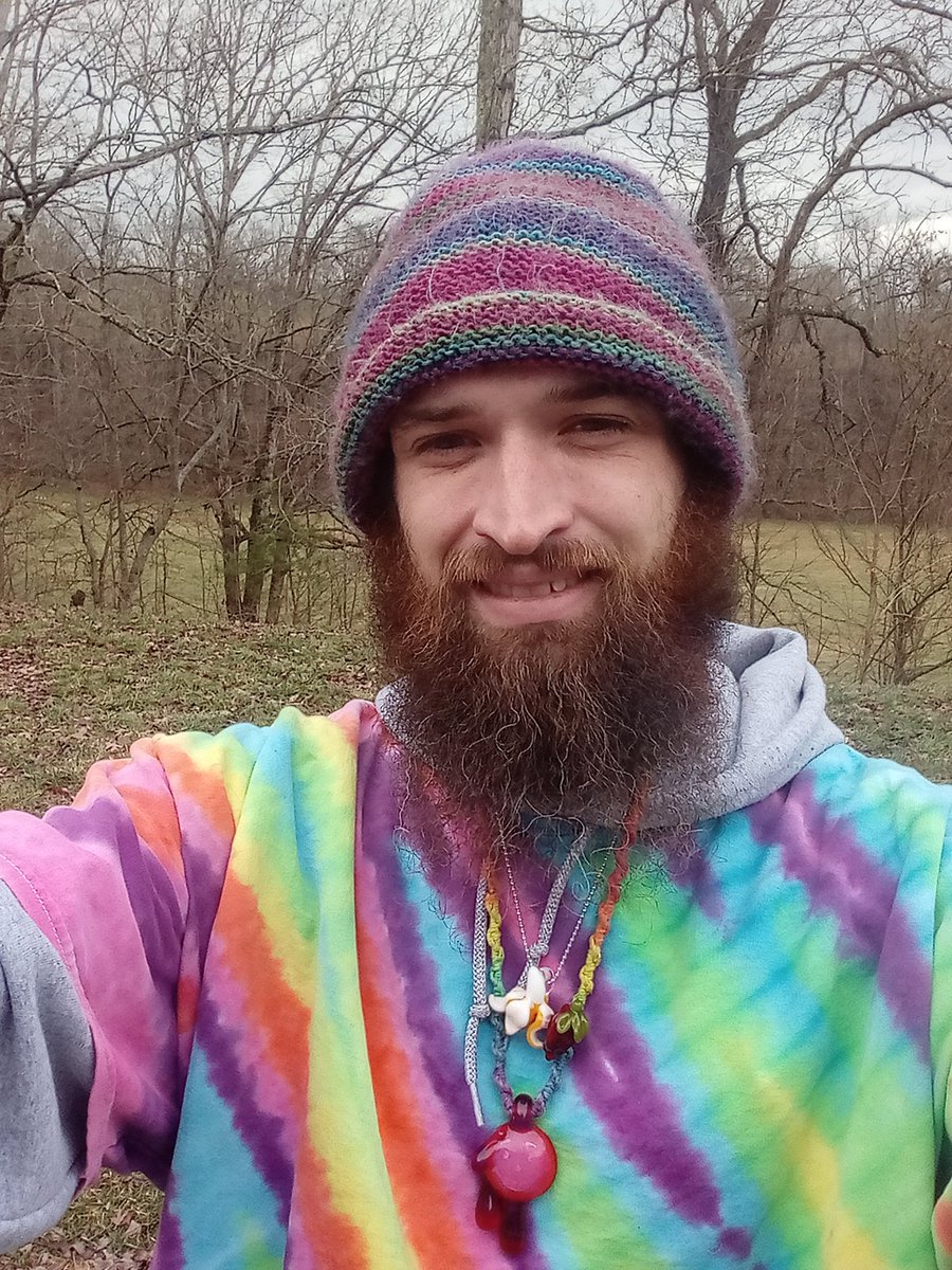 BushyGlassworks's tweet photo. The drip today💦 kool-aid sharkleberry flavor pendant by @henrysglassart strawnanna pendant by myself and zig zag rainbow by @lizardbreathdye hand knitted beanie by our friend @suge_artworks on insta https://t.co/USoDRUWAl0