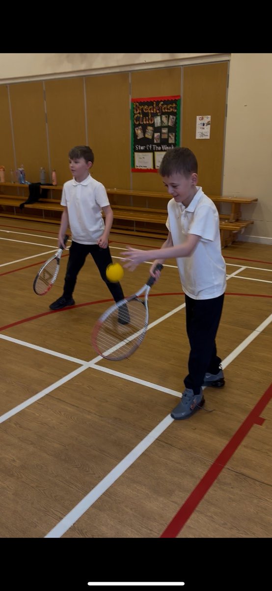 NetherburnPs's tweet image. We have started to develop our skills in tennis in P4/5/6 today! 🎾
Miss Watson