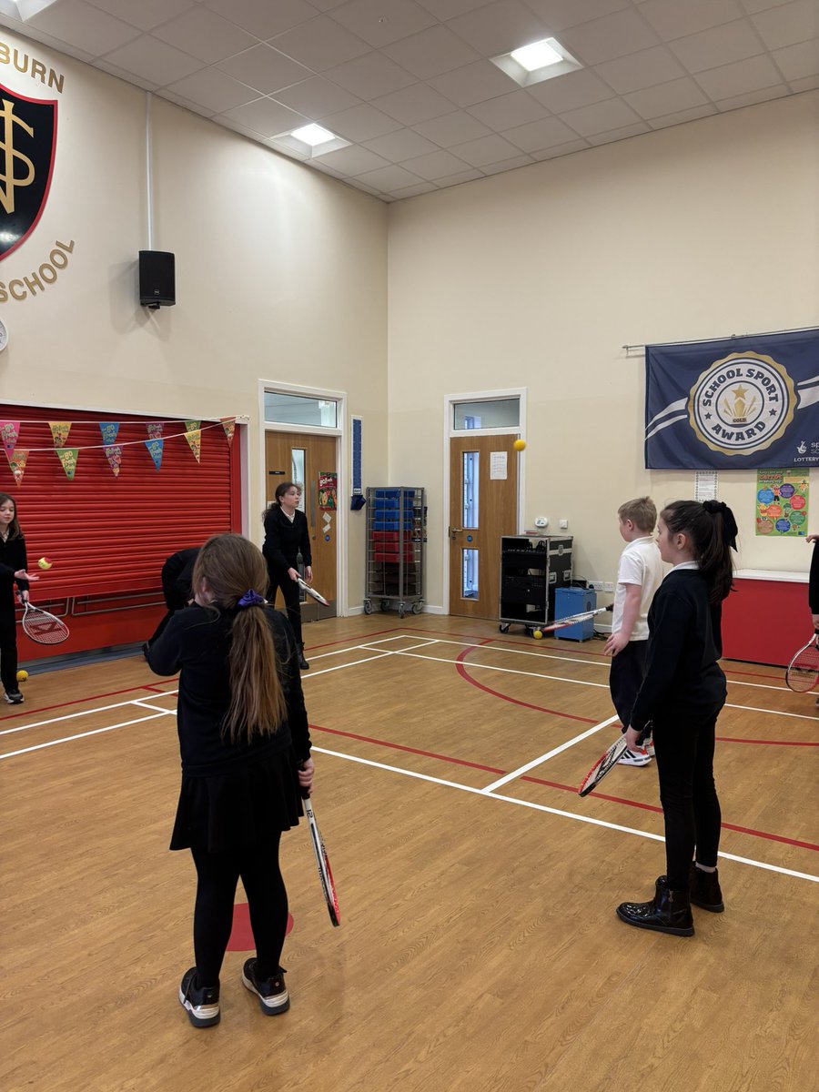 NetherburnPs's tweet image. We have started to develop our skills in tennis in P4/5/6 today! 🎾
Miss Watson