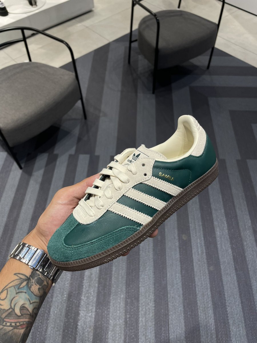 _dree69's tweet image. Vendedor credenciado Adidas Originals, DF e entorno!! RT pra ajudar o corre do amigo 🙏🏽