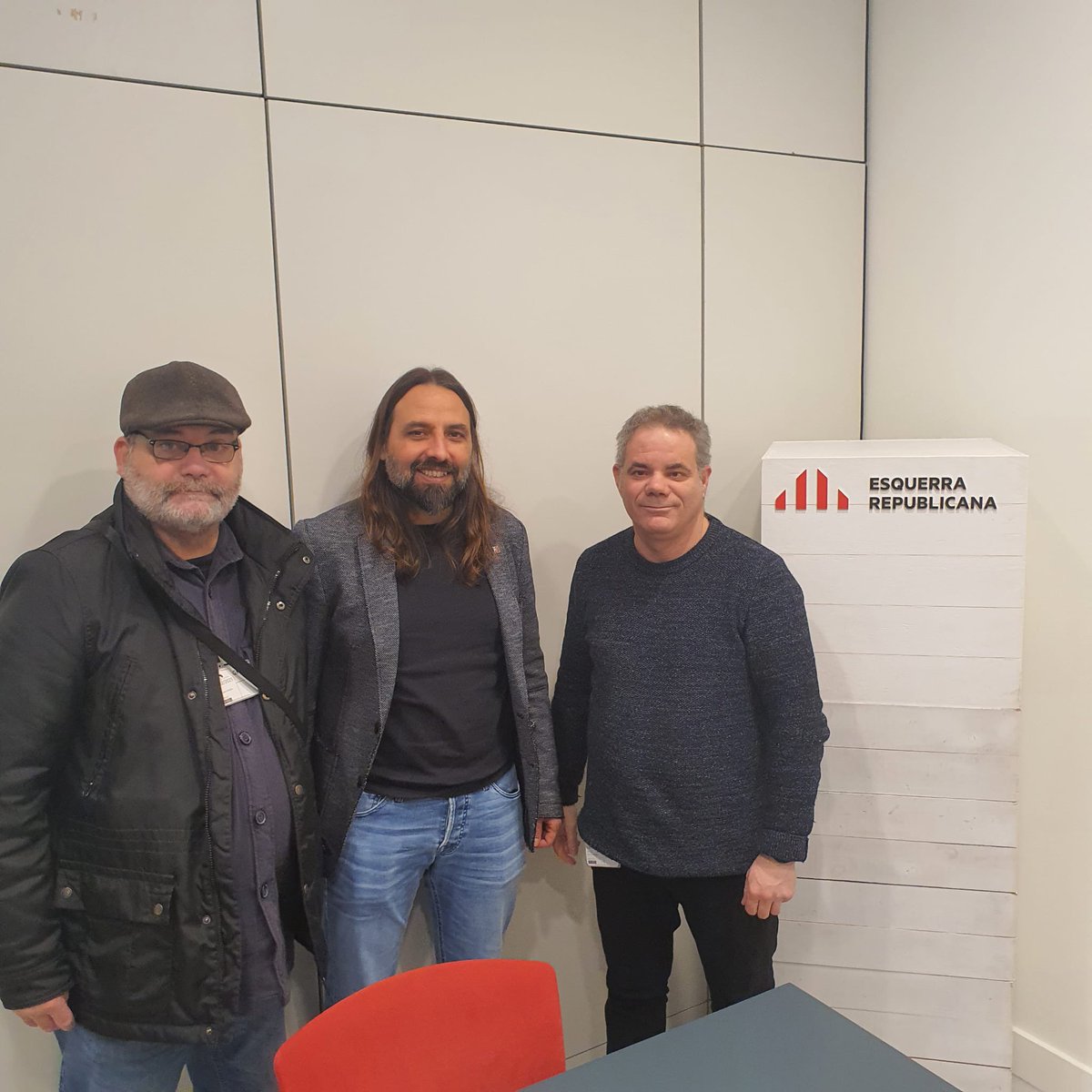 PLATAFORMA TCAI's PELS NOSTRES DRETS (@tcaisd) on Twitter photo Avui ens hem reunit amb <a href="/Santandreuenc/">Jordi Albert</a> <a href="/Esquerra_ERC/">Esquerra Republicana</a> hem reivindicat les demandes que fa tant de temps que els fem, parlem i exposem..
Hem exigit fets. Ens ha donat la seva paraula que treballen x nosaltres, hem traslladat que si no hi ha resultats, <a href="/TcaisD/">PLATAFORMA TCAI's PELS NOSTRES DRETS</a> ens mobilitzarem.💪🏾 Avui ens hem reunit amb <a href="/Santandreuenc/">Jordi Albert</a> <a href="/Esquerra_ERC/">Esquerra Republicana</a> hem reivindicat les demandes que fa tant de temps que els fem, parlem i exposem..
Hem exigit fets. Ens ha donat la seva paraula que treballen x nosaltres, hem traslladat que si no hi ha resultats, <a href="/TcaisD/">PLATAFORMA TCAI's PELS NOSTRES DRETS</a> ens mobilitzarem.💪🏾