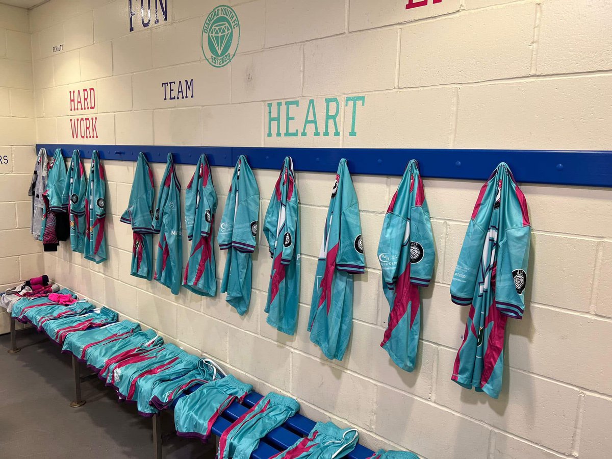 You won’t see too many grass roots kids teams playing mid week games under the lights on grass… 

Our purpose built goalkeeping facility and home of Diamond Youth FC. 

What a set up! 🩷🩵