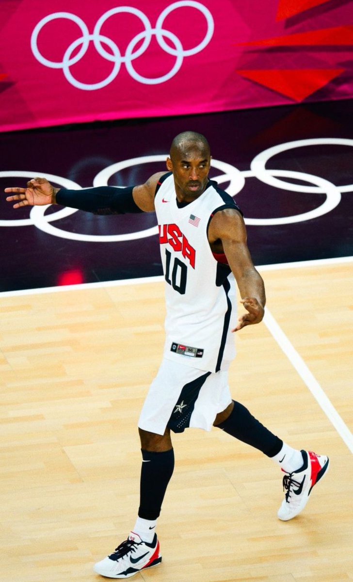 MambaArchives's tweet photo. THIS PHOTO OF BEAN IS SO COLD 🥶🇺🇸 https://t.co/TJKIlpRCfA