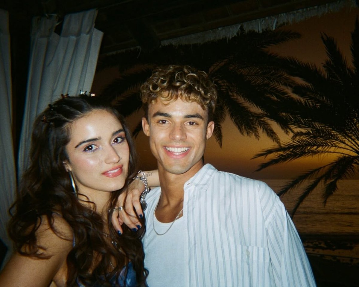 ohklaussiey's tweet photo. MY CUTIES MY BABIES MY POOKIES #MyFaultLondon https://t.co/nq06Eg0ulB