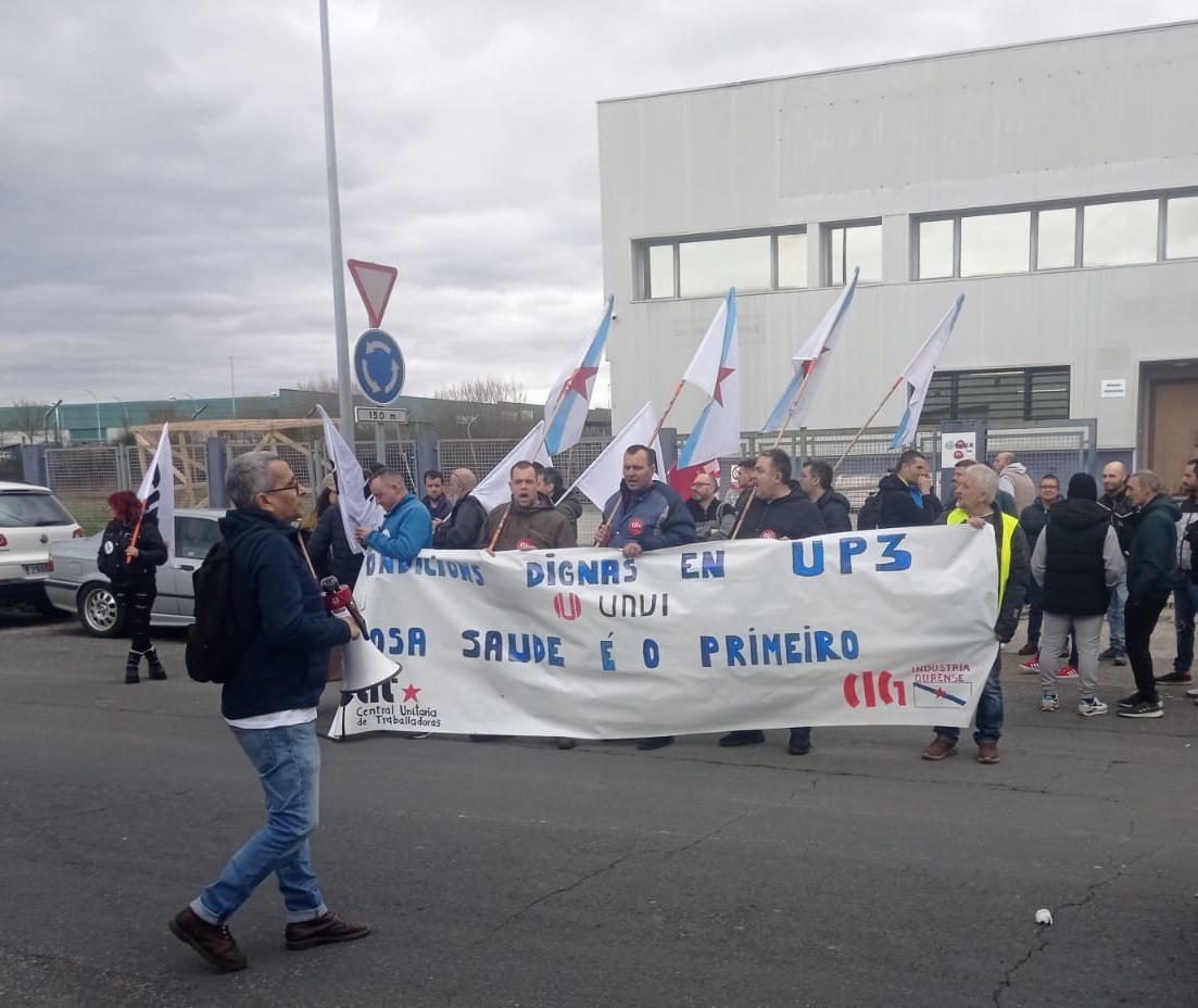 galizaCIG's tweet photo. ✊Intensa xornada de protestas da @CiGindustria de #Ourense nas empresas Rodosa e UNVI
👉Antes celebrou unha asemblea de delegados/as na que se abordou a negociación do convenio do siderometal e a represión sindical en #Revi
ℹ️ https://t.co/DZc9CeYkTT
#rodosa #unvi #gruporevi https://t.co/Q25OrQEvKf