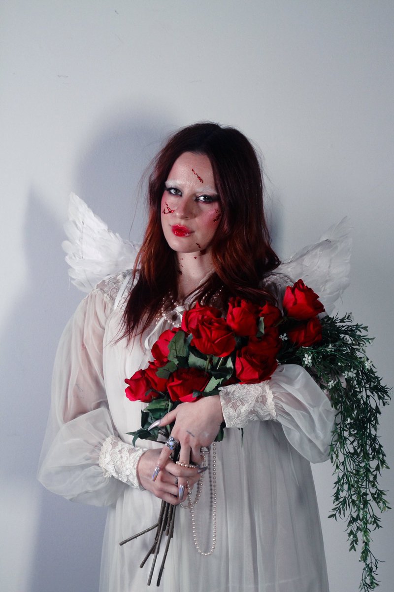 xanaofficial_'s tweet photo. cupid tried to get me, so i had to get him first💋🏹💌🗡️ https://t.co/pxx3Zjktub