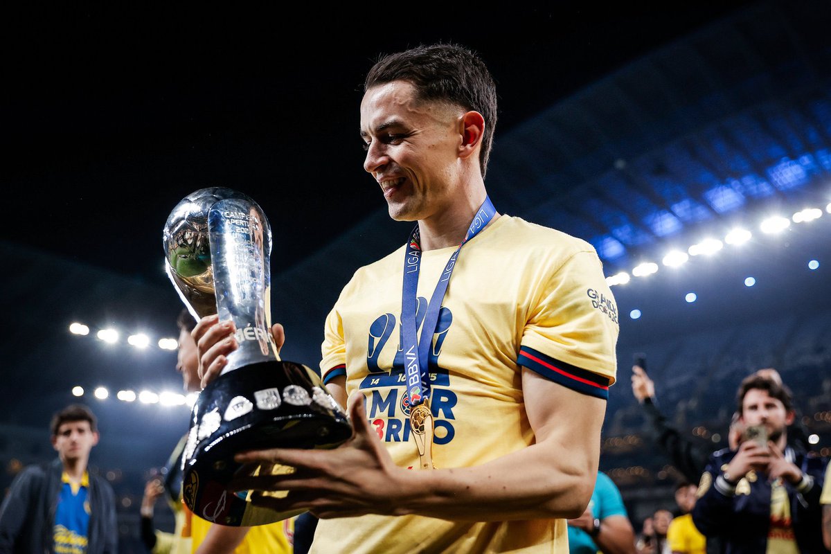 HinchAzulcrema's tweet photo. Qué bien envejeció este tuit, seguimos siendo el número 1, y ahora por mucho. El único grande y eterno campeón. https://t.co/gYpaMqGGAG