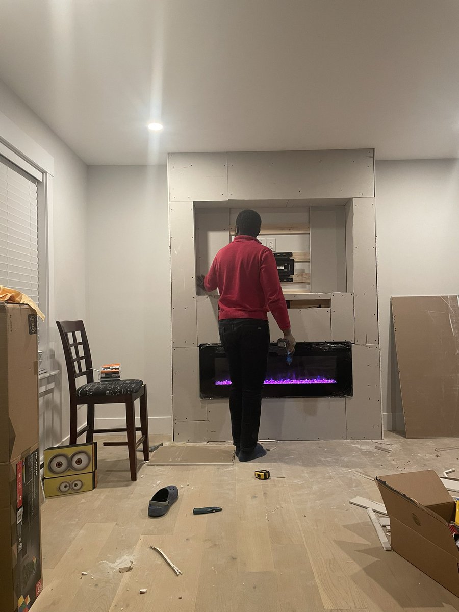 idohoez's tweet photo. I did magic and I am proud of it . 

From petty DIY to full projects #mediawall https://t.co/RSwAyn9Tg1