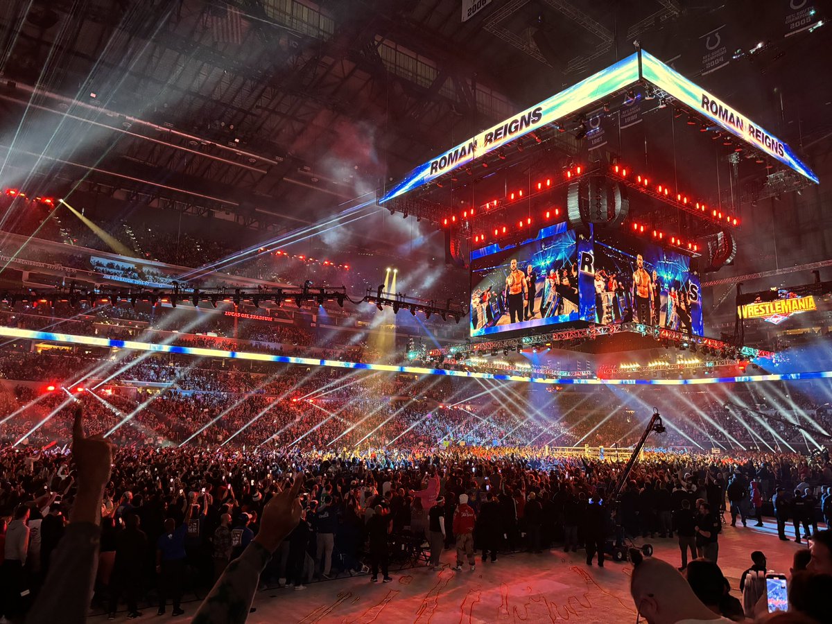 thekelsib's tweet photo. royal rumble is checked off the bucket list 🥰 https://t.co/iJH0Rk3Tgk