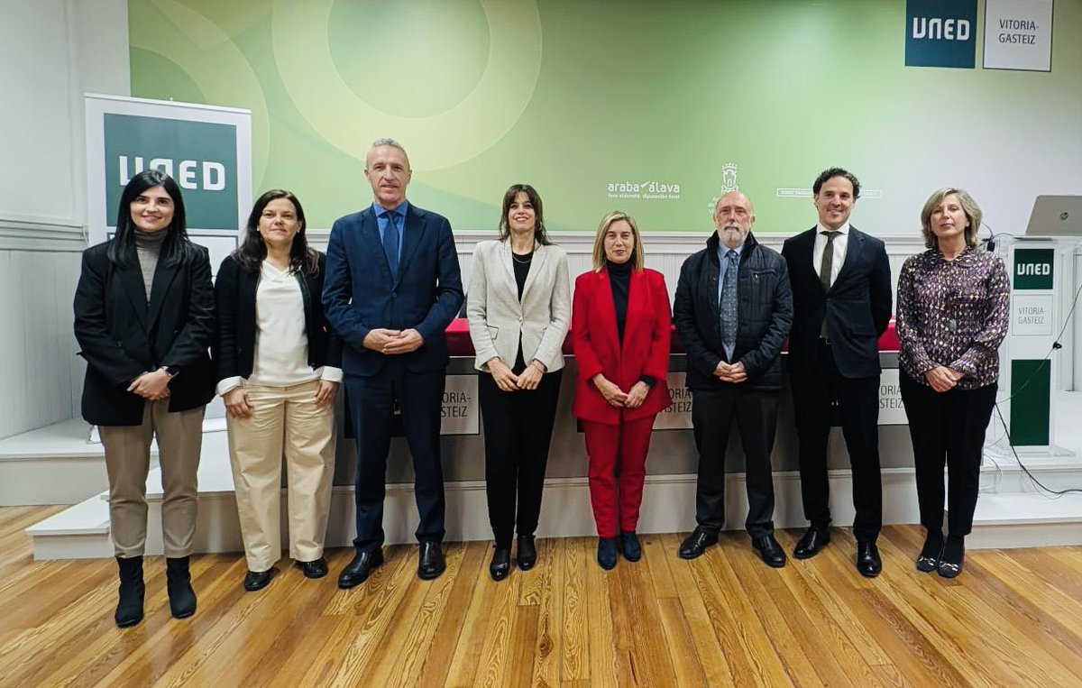 jjggalava's tweet photo. 50 años de historia en el Centro Asociado de la UNED en Vitoria-Gasteiz, el primero de Euskadi y faro de miles de estudiantes.
#UNEDVitoriaGasteiz #50AñosUNED #EducaciónADistancia #OrgulloUNED https://t.co/2J6pnl1i6P