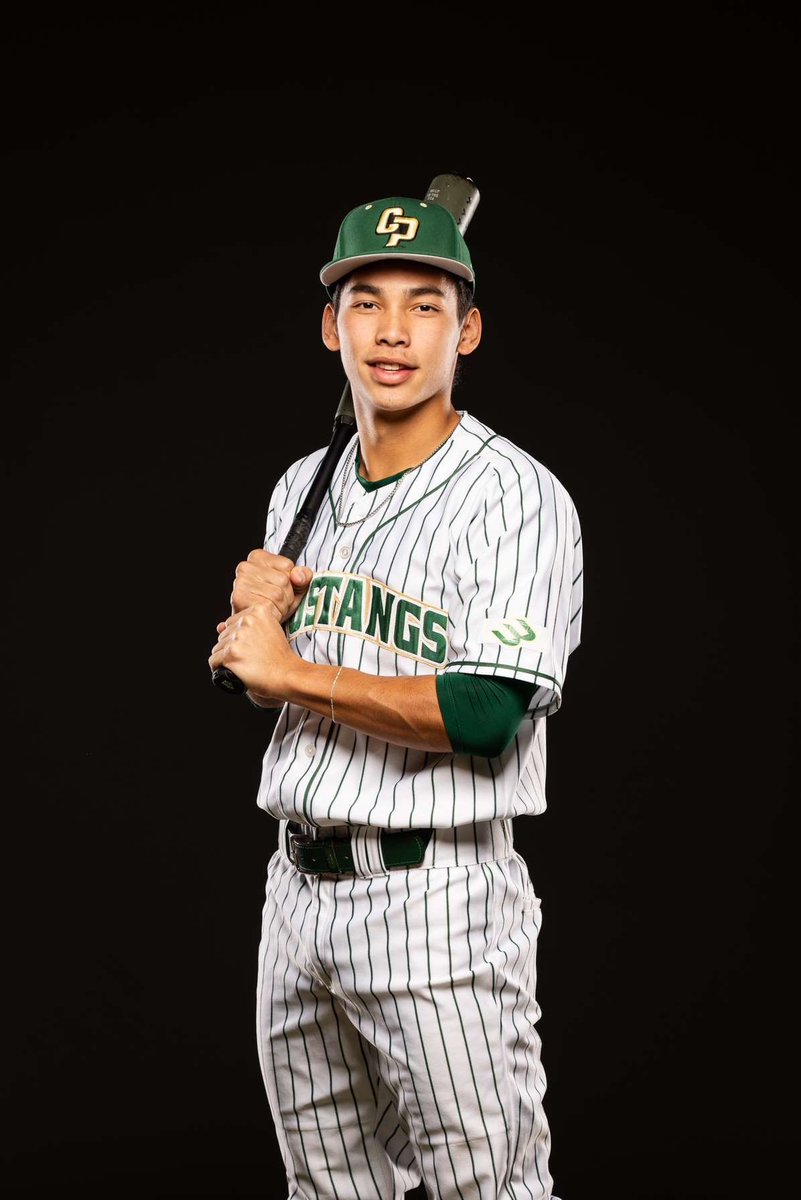 NateCastellon18's tweet photo. Season starts tomorrow @CalPolyBSB @SoCalGiants @CalabasasBB https://t.co/kWTs2DUXWh