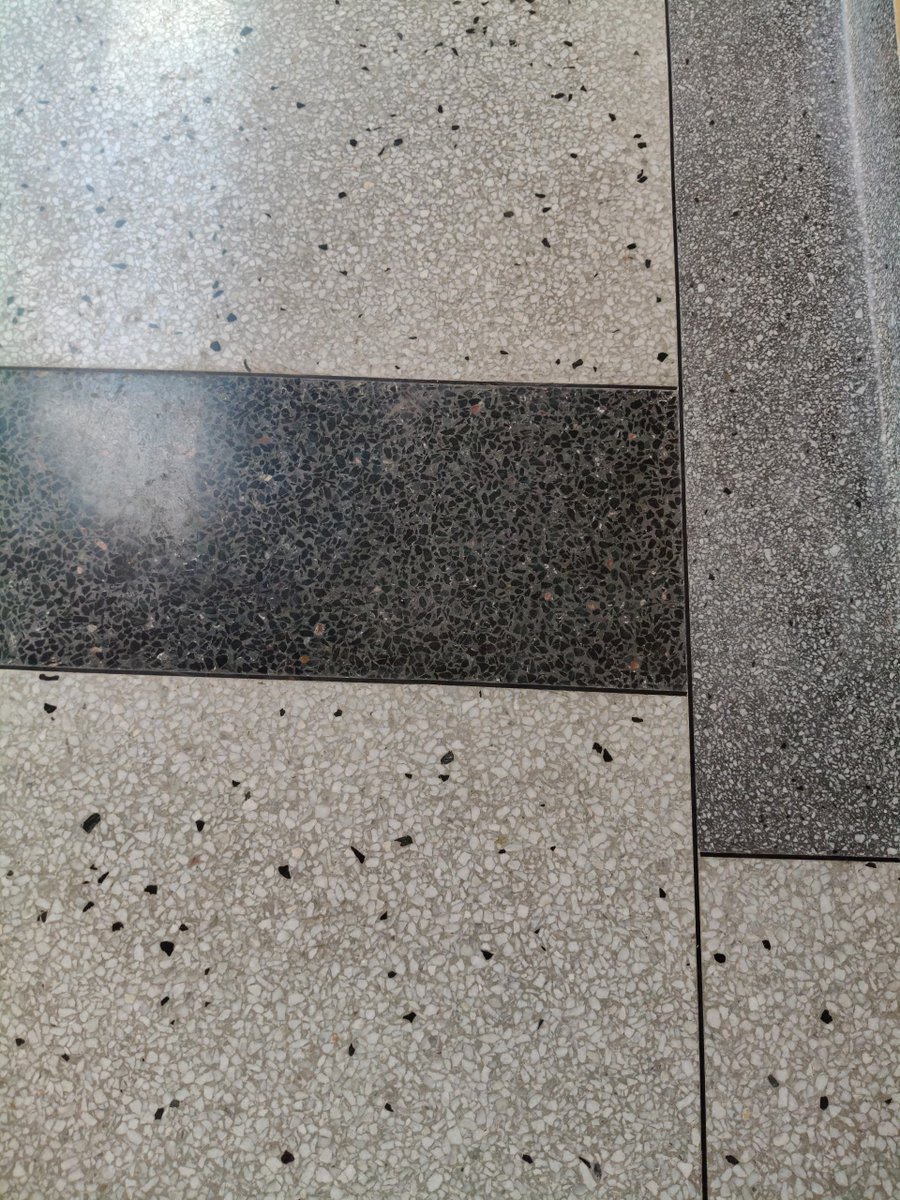 TMsmcLtd's tweet photo. Garages need flooring that stands up to heavy loads and spills. Our terrazzo floors offer exceptional strength and low maintenance—perfect for busy garages.
📞 +256 704 152667 | +256 780 636799
#Terrazzo #StrongFloors #Durability https://t.co/5kPYJHxHo2