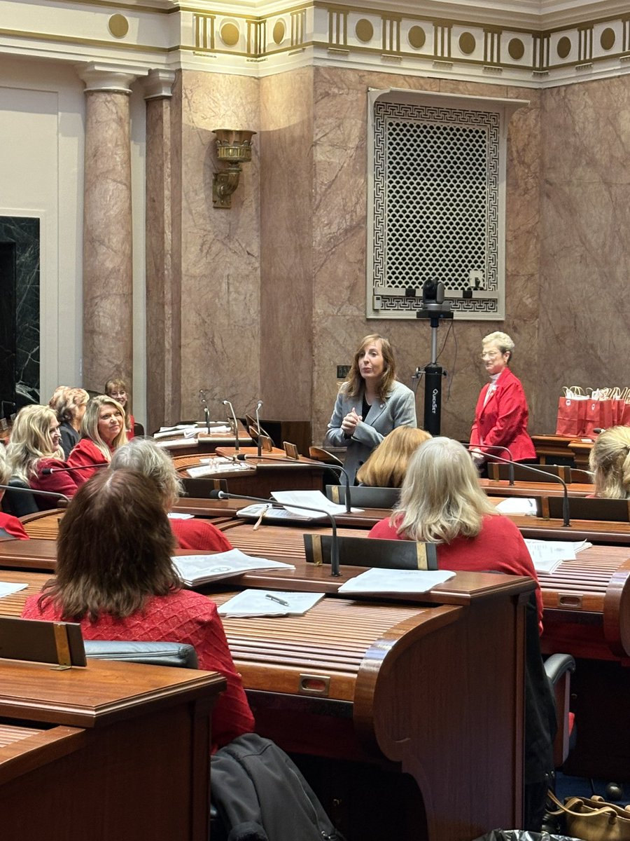 I enjoyed spending time with the KY Federation of Republican Women during their annual Day at the Capitol. As a proud member, I always look forward to connecting with this group and updating them on the important work my office is doing to serve as a watchdog of taxpayer dollars.