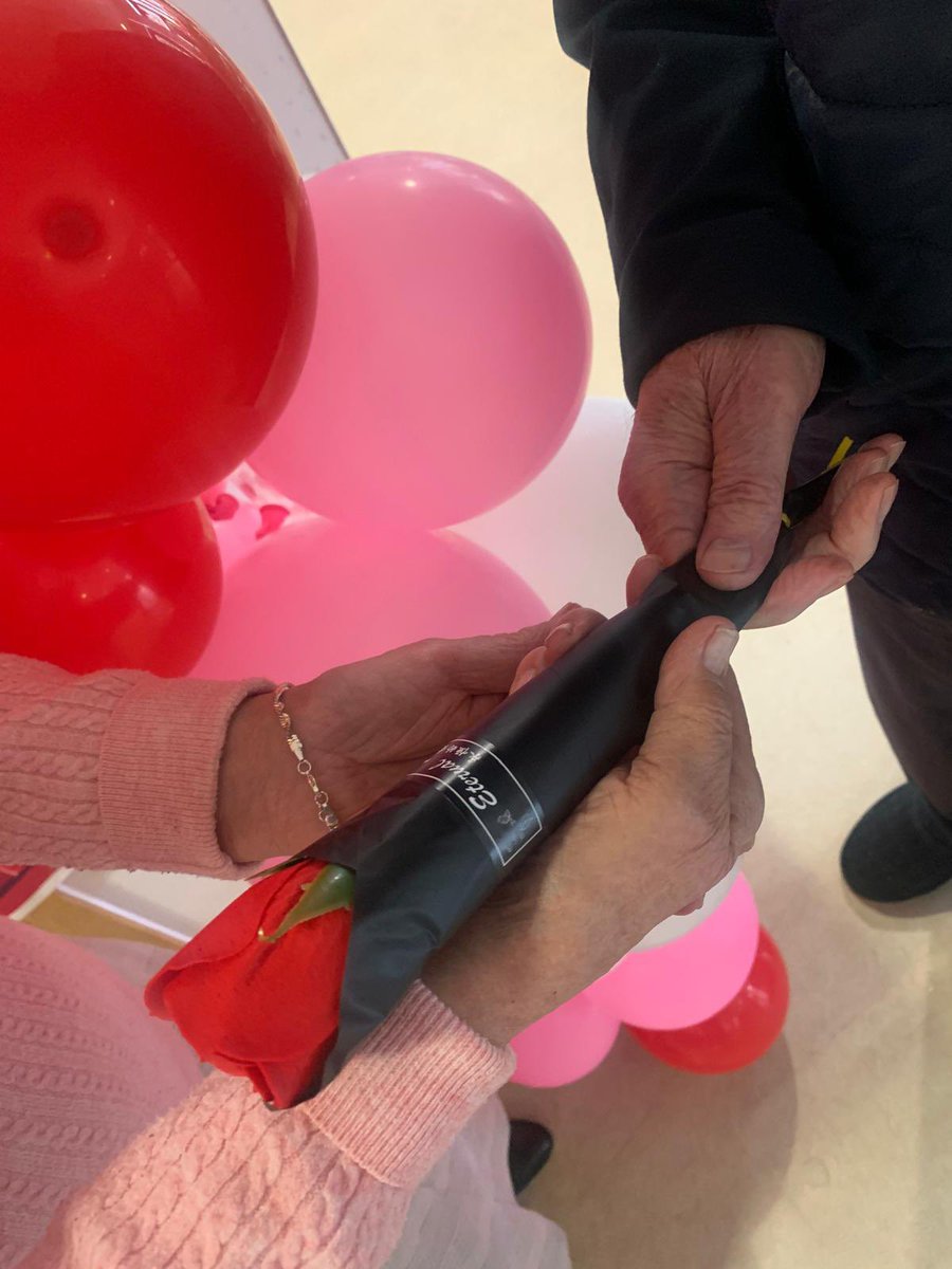 sophiebassett6's tweet photo. Ward 7 getting into the Valentine’s mood with a party for our patients and their loved ones ❤️ @Kellybr27081245 @louisew85297750 #valentines #mentalhealth @1lloydgriffiths @CwmTafMorgannwg https://t.co/vLLqWMNdAW