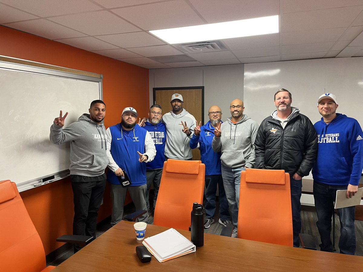 CoachGilpin's tweet photo. We GREATLY APPRECIATE Coach Bush and the @UTRGVFootball coaching staff for meeting with our football coaches today as we strive to improve our program. It is very beneficial to us and we will get better today thanks to their willingness to share their knowledge with us!!!! https://t.co/0Xjj6BNCXk