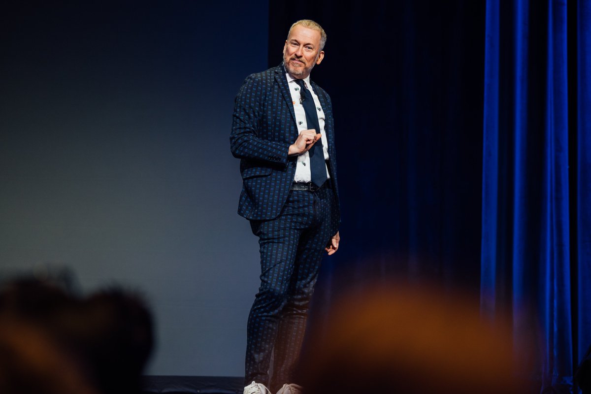 Main Conference has kicked off here in New York with the incredible <a href="/mrronclark_/">Ron Clark</a>!
#innovativeschoolssummit #conference #EducationMatters #studentsuccess #teaching #EducationMatters #teacherlife #teachersfollowteachers #teachersoffacebook