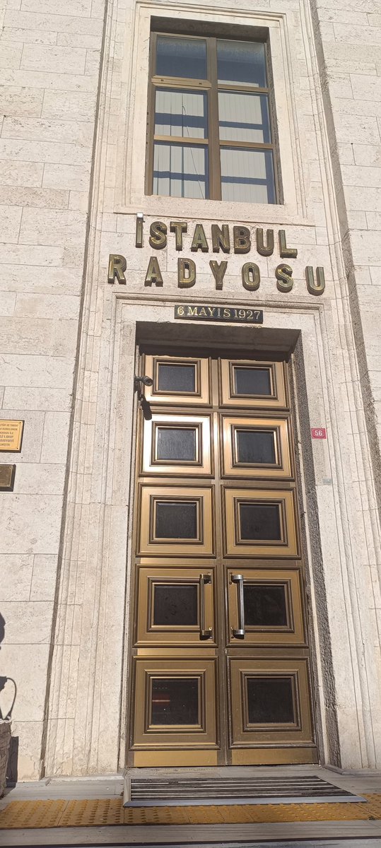 1993 yılından bu yana tam 32 yıl... 13 Şubat Dünya Radyo Günü kutlu olsun. Radyo aşkla Radyo daima.