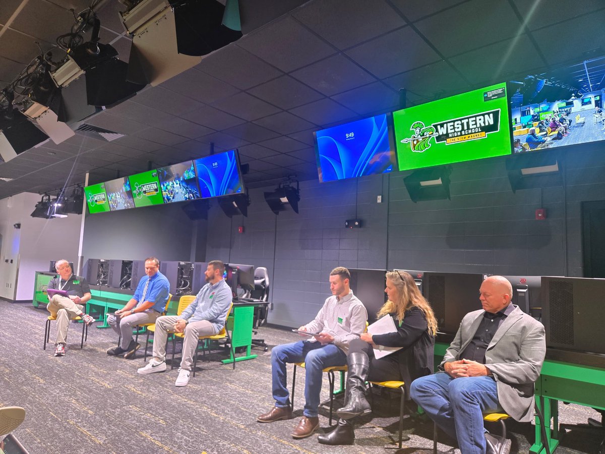 WesternTheSTEM's tweet photo. 🎮Today, we hosted a panel discussion with OVEC, featuring their Tech Director &amp; representatives from five counties, all here to learn about developing &amp; supporting esports programs, facilities, and instruction! #EsportsAtWestern #FutureOfGaming #OVEC https://t.co/T4GGNAcVMe
