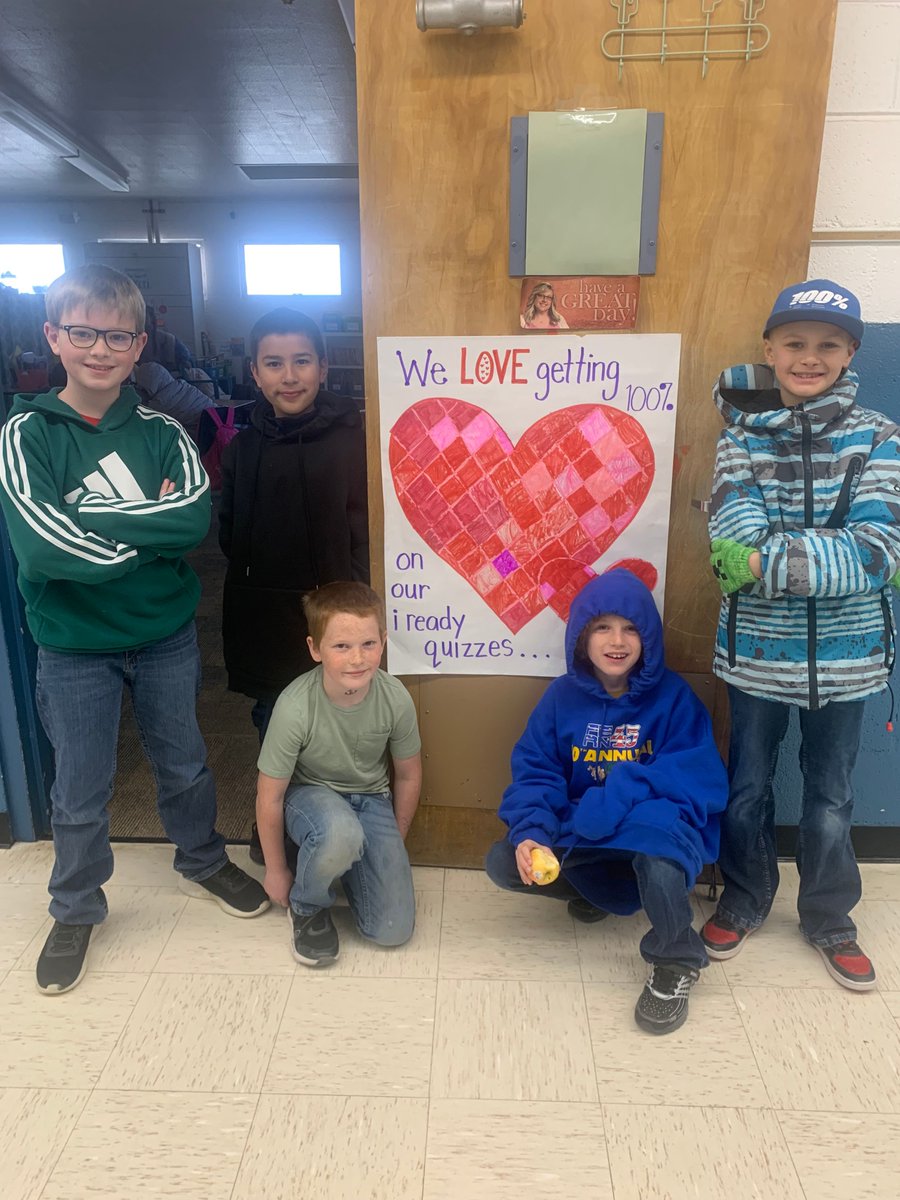 lyoncsd's tweet image. &quot;We ❤️ getting 100%&quot;

A snap of Fernley Elementary School students taking great pride in their learning! 

#lyoncsd #smalltownsbighearts #connectedlearning #studentownership #learningforlife