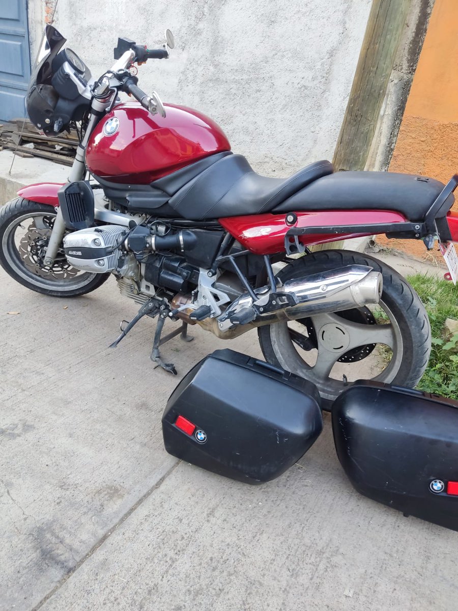 desert_mc's tweet photo. BMW R850R. 
Motor boxer.
Maletas de viaje. 
1997 legalizada con titulo y pedimento (se legalizó por aduana único dueño en México yo la compré en la importadora)
Pagado al 22.
Mecánicamente bien sin detalles o impedimentos para salir.
85mil a tratar
443 438 3915 https://t.co/kOw1ggFayJ