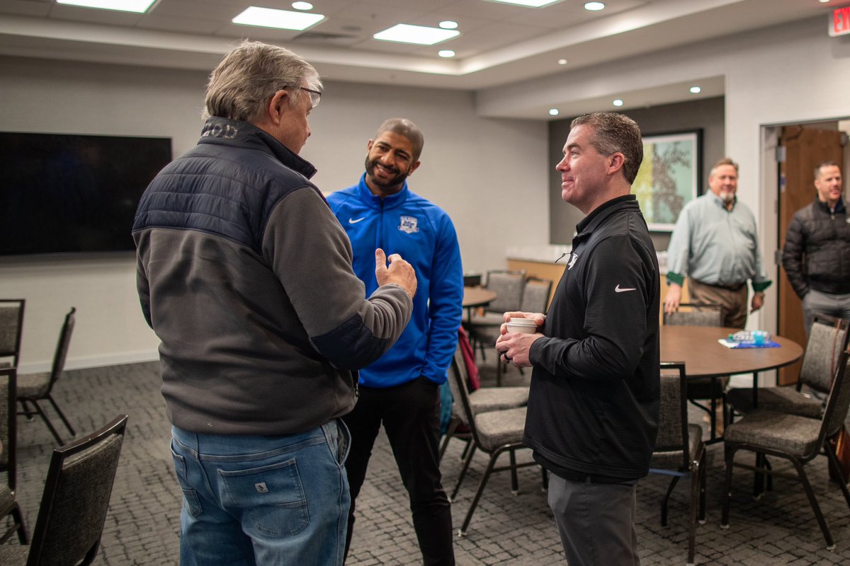 MTCoachNick's tweet image. Honored for the opportunity to speak at the Murfreesboro Breakfast Rotary Club this morning. Thank you to the Rotarians for having me out - we appreciate all that you do for our community!