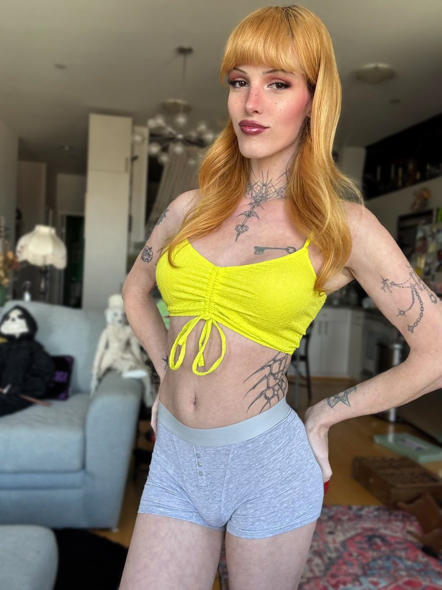 How do mommy looks lovely slut 🍀❤️🏳️‍⚧️