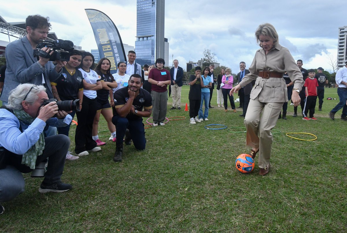 🤍 In the Police Athletic League, 🇨🇷 police officers voluntarily organise sports and cultural activities to connect with children and families in disadvantaged neighbourhoods, and promote discipline, teamwork and leadership.
