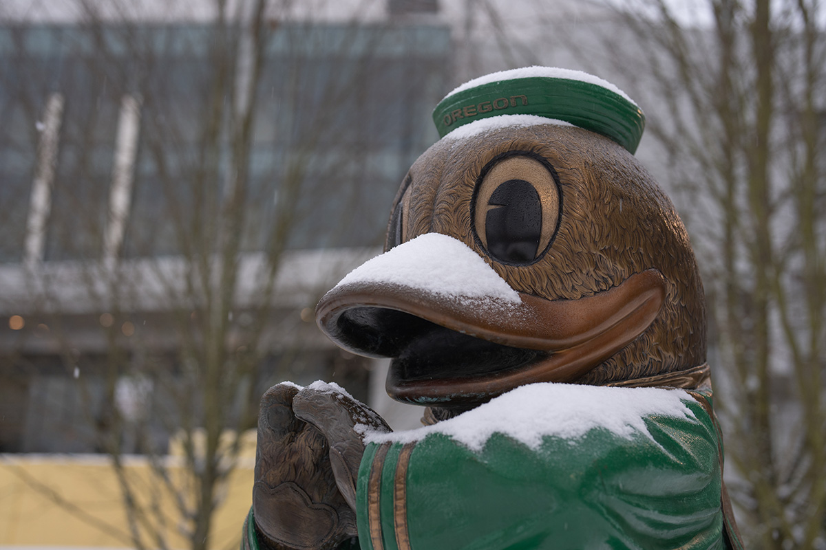 uoregon's tweet photo. Eugene, but make it a snow globe ๐ฆโ๏ธ https://t.co/S2yHnDpPJL