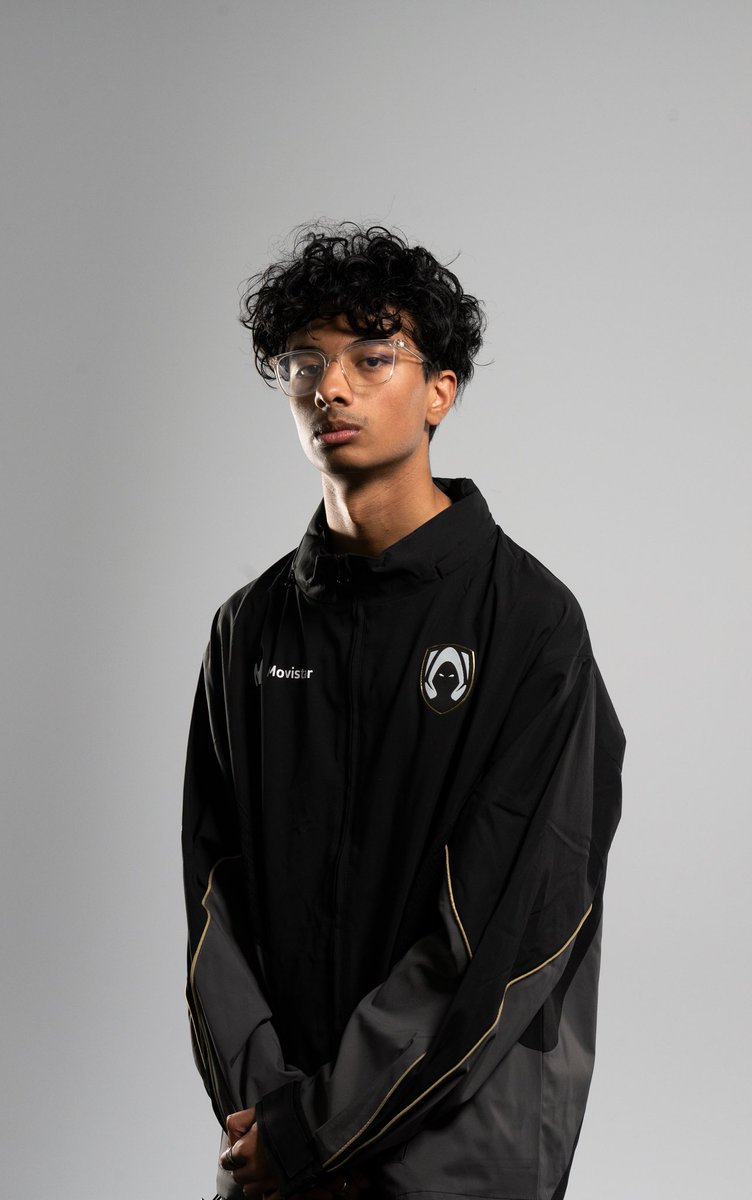 DrageBS's tweet photo. Happy to represent such a big organization will play for all the fans and make them all proud this year 🤍🖤 #VamosHeretics https://t.co/1jQdnbw6P8