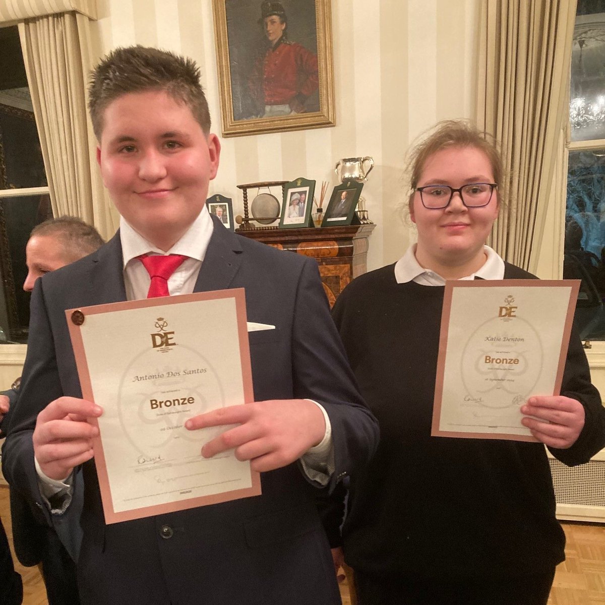 Gov House Guernsey (@gvhouseguernsey) on Twitter photo Congratulations to <a href="/LeMurierSchool/">Le Murier School</a> students Alex, Duncan, Katie, Matthew, Jody, Gus, Antonio, Kegan, Tyler, Kian, Ryan, Georgie, Tomas & Lewis for completing Bronze and to Simon & Lauren for also achieving Silver #DofE Award! Well done everyone on your achievements! <a href="/DofEGuernsey/">DofE Guernsey</a> Congratulations to <a href="/LeMurierSchool/">Le Murier School</a> students Alex, Duncan, Katie, Matthew, Jody, Gus, Antonio, Kegan, Tyler, Kian, Ryan, Georgie, Tomas & Lewis for completing Bronze and to Simon & Lauren for also achieving Silver #DofE Award! Well done everyone on your achievements! <a href="/DofEGuernsey/">DofE Guernsey</a>