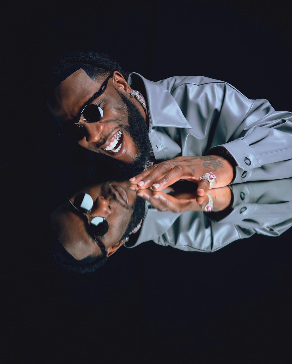 burnaboy's tweet photo. « No Sign of Weakness » : Burna Boy marque l’histoire comme première cover de Billboard France

https://t.co/pfUF5KAWRw https://t.co/XR6WwftKIU