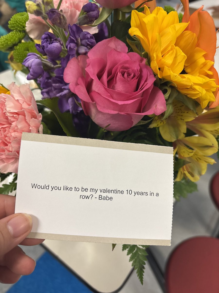 My husband loves me or something 🥰👀🩷