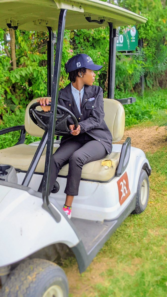 nelly_golfeuse's tweet photo. I'm proud to be a golf ⛳🏌️🇧🇮
@burundionthemap @yigenga @visit_burundi @akezanet #burundi #golfeuse #abatwip #RwOT @NtareHouse @MagazineJimbere @GeneralNeva @GolfBurundi @bestof257 @MAEBurundi @ikazeventures @MairieBuja https://t.co/Gtqr7retiC
