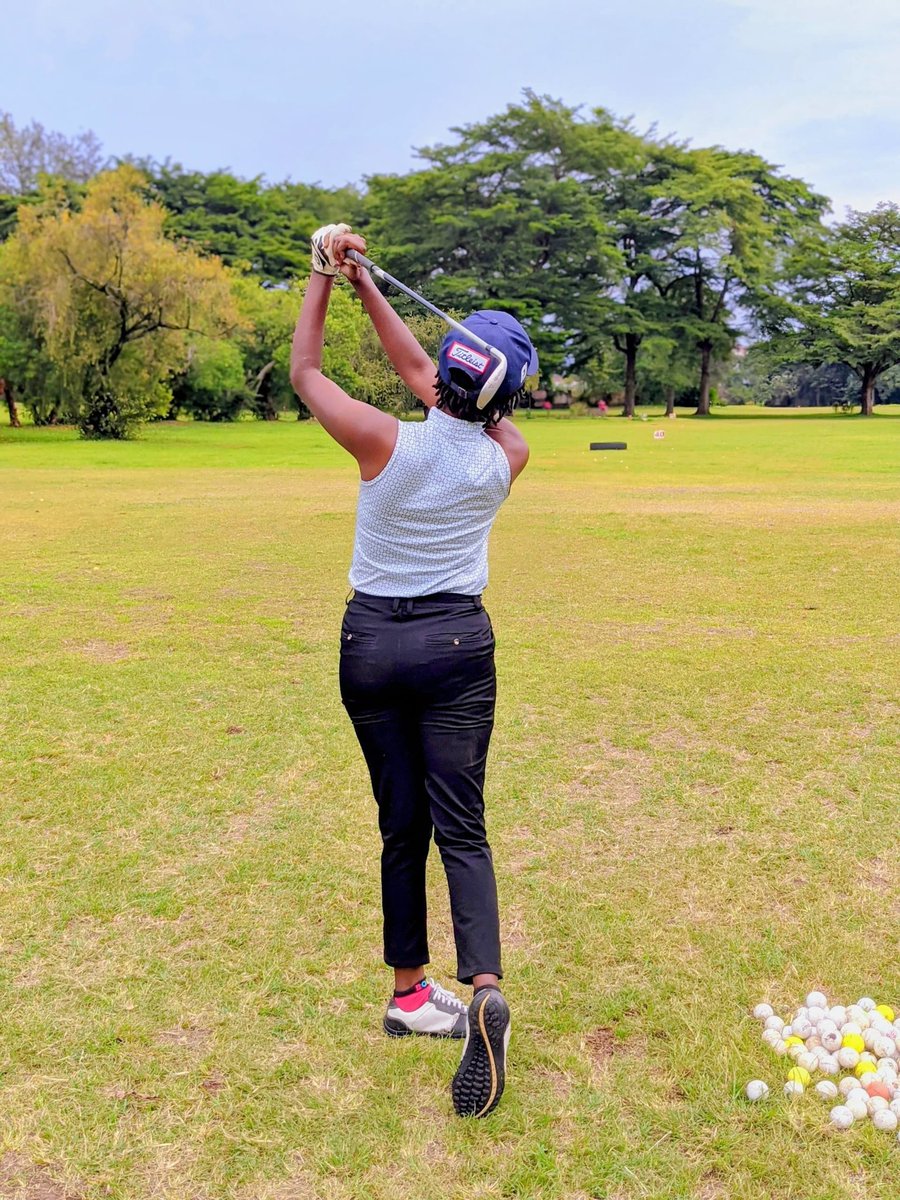 nelly_golfeuse's tweet photo. I'm proud to be a golf ⛳🏌️🇧🇮
@burundionthemap @yigenga @visit_burundi @akezanet #burundi #golfeuse #abatwip #RwOT @NtareHouse @MagazineJimbere @GeneralNeva @GolfBurundi @bestof257 @MAEBurundi @ikazeventures @MairieBuja https://t.co/Gtqr7retiC