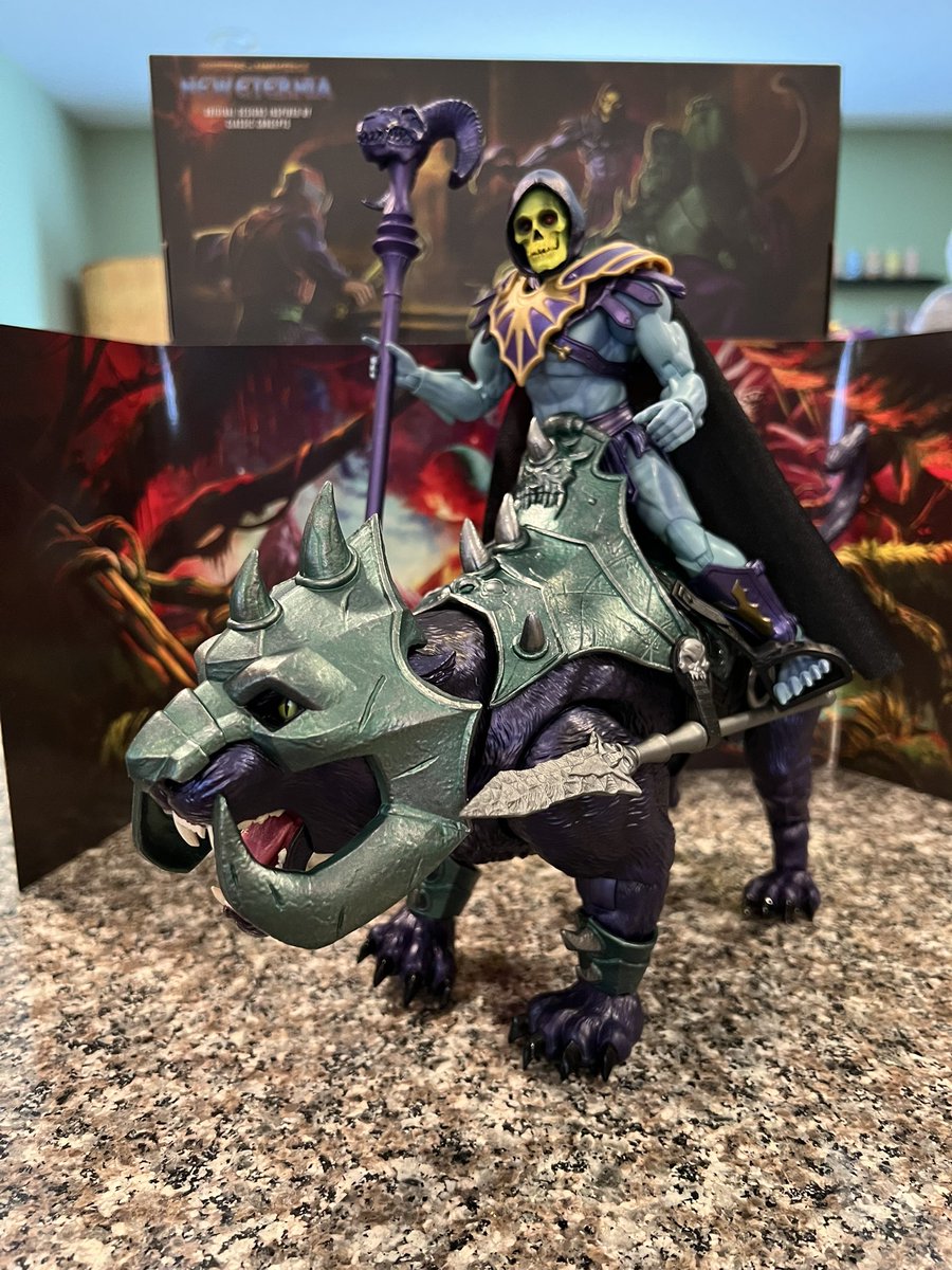 Toyhuntersholl2's tweet image. Panthor is ready to conquer New Eternia!
Man that was fast! This piece looks amazing and the box and all the art, inside and out, is exceptional! Truly cannot wait to see what&apos;s next for New Eternia!!

#motu #skeletor #panthor #masterverse #masterverseneweternia #80stoys