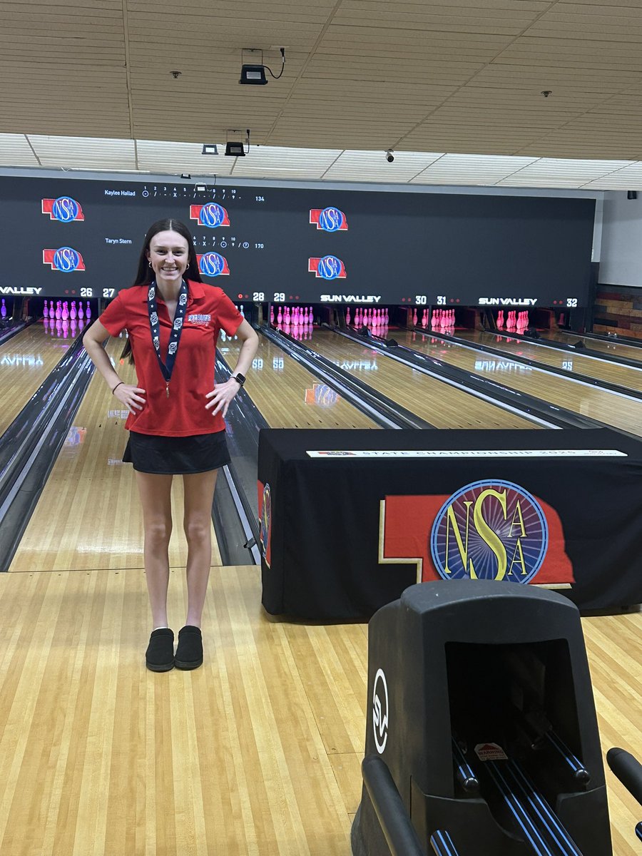 Anna Clements qualified for the knockout round tied for the first seed and came up just a little short in the quarterfinals. Anna finishes 8th overall. Great job Anna!