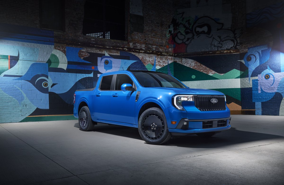McDavidFord's tweet photo. The 2025 Ford Maverick Lobo has a performance-tuned suspension, enhanced steering and brakes, and an exclusive closed-course-only configuration: LOBO MODE! 💙🔥🔥 Come and get it at McDavid Ford! 

🔗 https://t.co/LukCSP0JKl
#Ford #FordMaverick #Fordtrucks #FordPerformance https://t.co/dyLPuklKPQ
