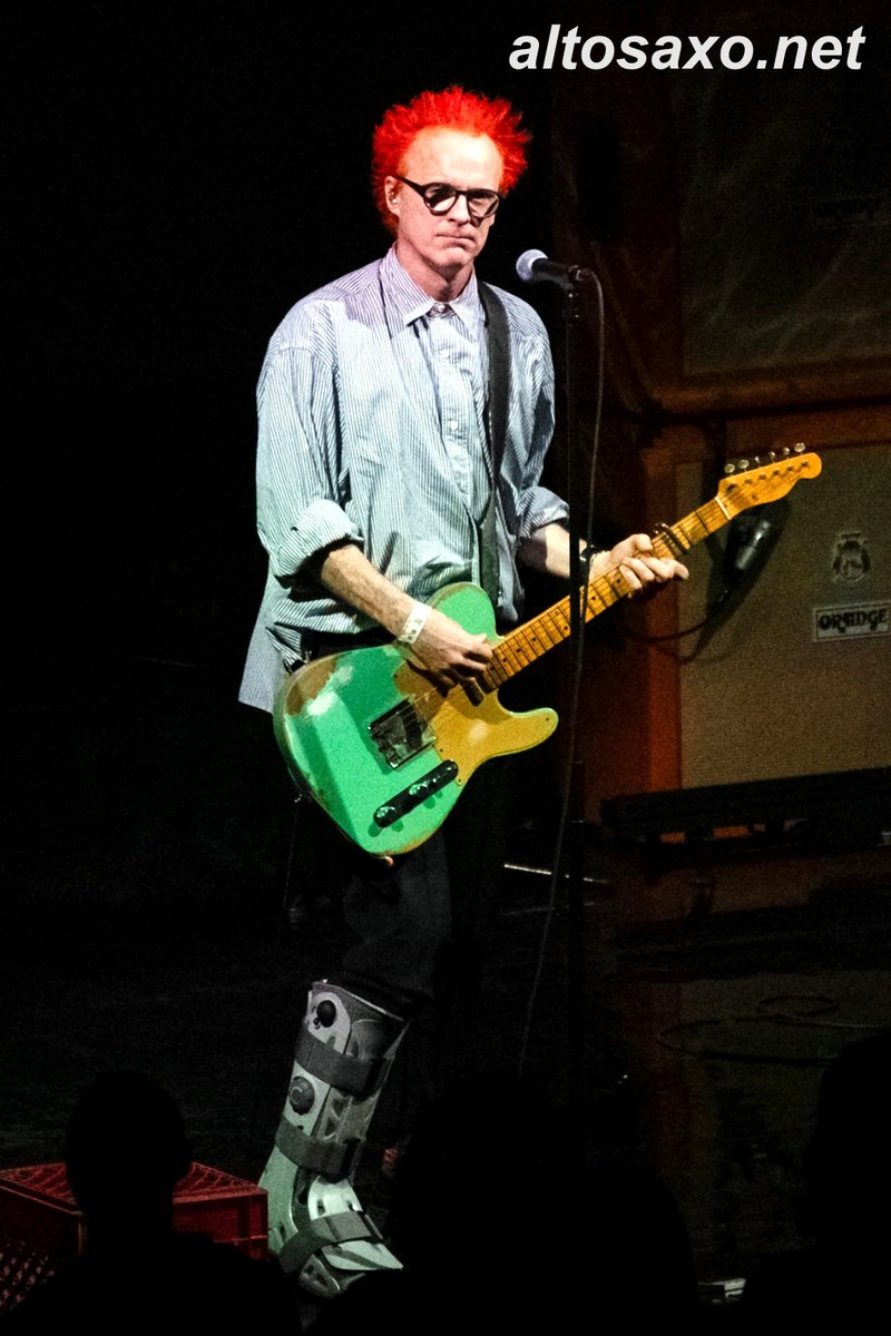 AltosaxoMusic's tweet photo. Fran Healy of Travis performs at Royal Oak Music Theatre in Royal Oak, Michigan on February 10, 2025. #Travisband
ALTOSAXO Music Apparel
https://t.co/BQvVWUp4lJ https://t.co/jmPFOuEGyO