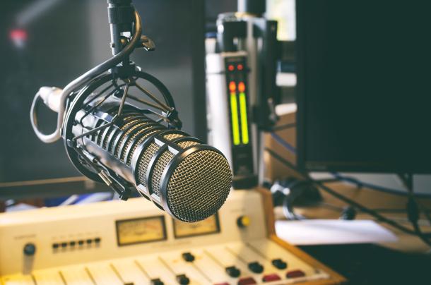 CiudadVirtual_P's tweet photo. El 13 de febrero se convirtió en el #DíaMundialDeLaRadio decretado por la UNESCO en 2012, recordando la primera transmisión de la ONU en 1946. ¡Un día para celebrar las ondas que unen al mundo. #WorldRadioDay2025 #AlAire #WorldRadioDay https://t.co/G3Nonj017X