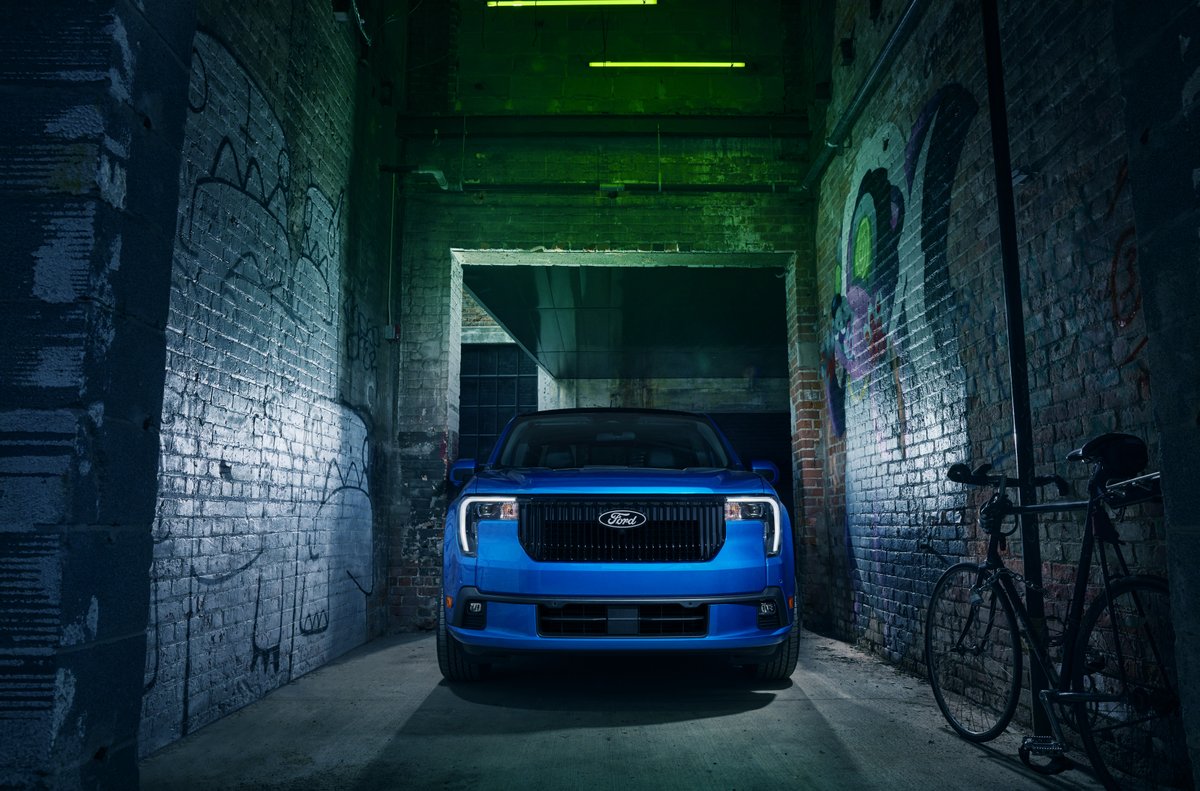McDavidFord's tweet photo. The 2025 Ford Maverick Lobo has a performance-tuned suspension, enhanced steering and brakes, and an exclusive closed-course-only configuration: LOBO MODE! 💙🔥🔥 Come and get it at McDavid Ford! 

🔗 https://t.co/LukCSP0JKl
#Ford #FordMaverick #Fordtrucks #FordPerformance https://t.co/dyLPuklKPQ
